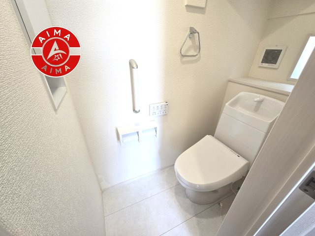 福岡市南区老司3丁目第1-1棟（1号棟）のトイレ|トイレ・ウォシュレット付。快適で衛生的な洗浄機能付温水シャワートイレです。