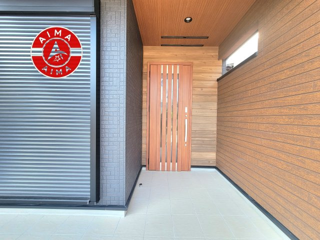 福岡市南区老司3丁目第1-1棟（1号棟）の玄関|おでかけの時も帰った時も、「我が家」を最初に感じでもらえる素敵な空間に。