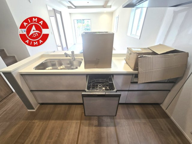 福岡市南区老司3丁目第1-1棟（1号棟）のキッチン|ご家族を近くに感じられる対面キッチンのLDK。会話もはずみそうですね。