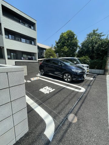 リュミエールの駐車場