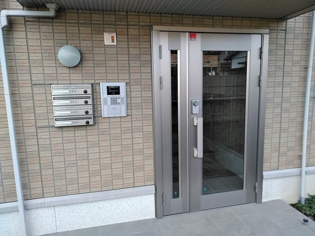 グランドソレイユ東野のエントランス