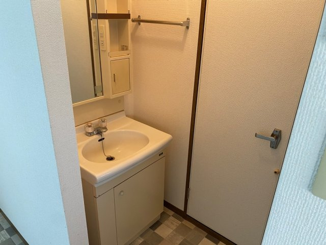 独立洗面台付きです♪