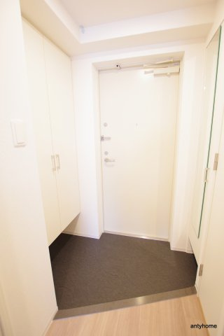 セレニテ桜川駅前プリエ　仲介手数料無料の玄関