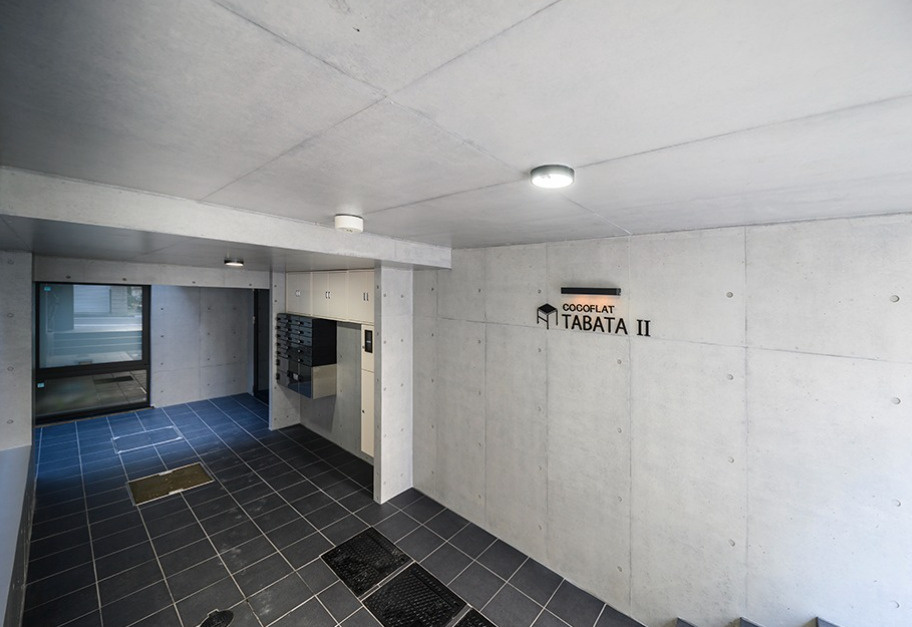 北区田端新町３丁目の賃貸マンションのエントランス