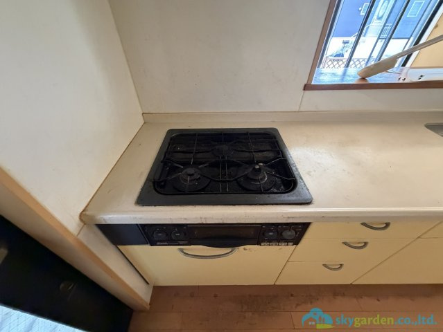 平塚市岡崎　中古戸建のキッチン