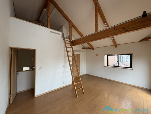平塚市岡崎　中古戸建の洋室