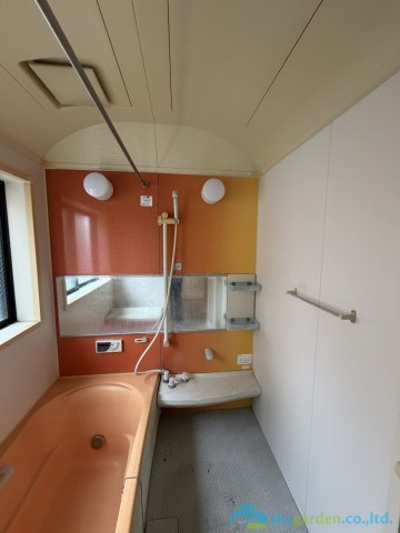 平塚市岡崎　中古戸建の浴室