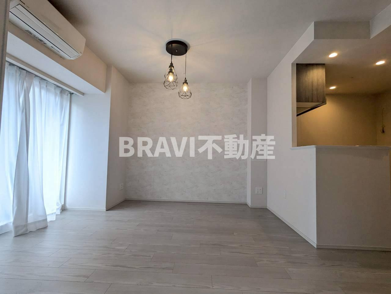 シエリア大手前 BRAVI不動産の居間・リビング