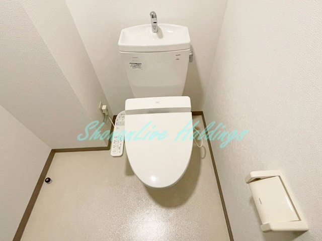 横浜市戸塚区戸塚町の賃貸マンションのトイレ