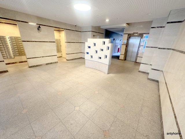 KDXレジデンス難波　仲介手数料無料のロビー
