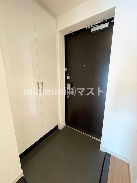 プレサンス松屋町駅前デュオの玄関