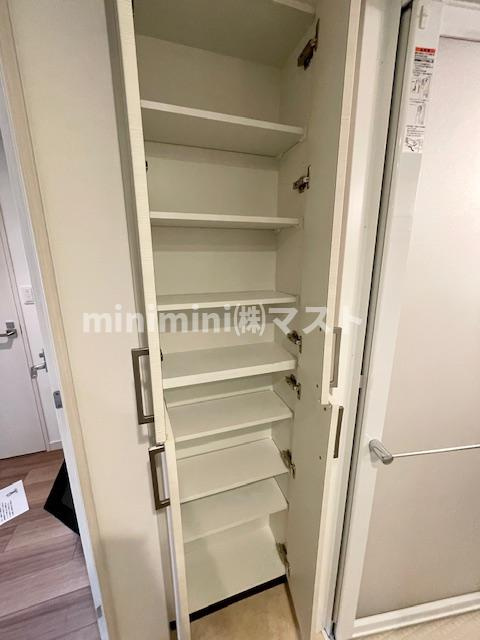 プレサンス松屋町駅前デュオの収納