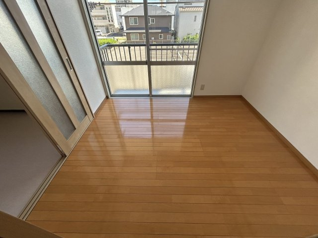 コーポ寺岡の洋室