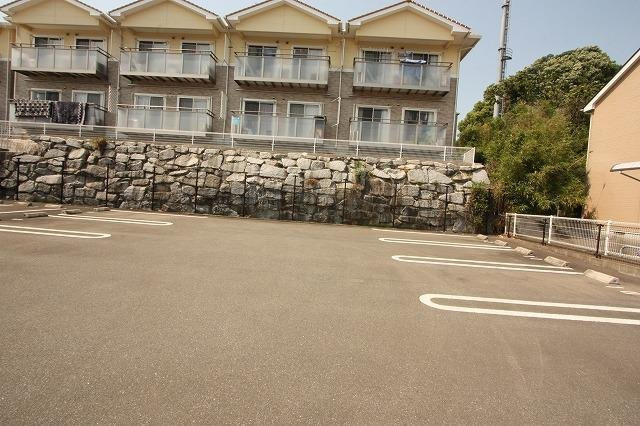 ＳＥＲＥＮＯ　ＣＡＳＡの駐車場|駐車場完備です