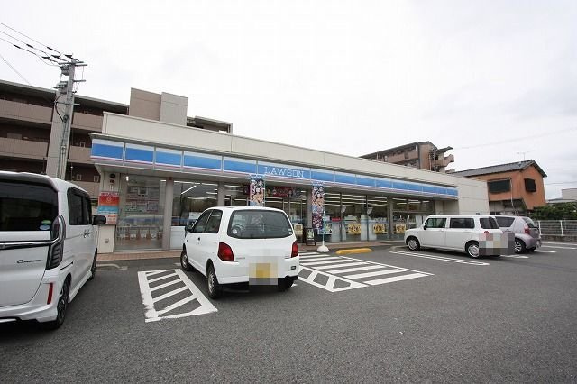 ＳＥＲＥＮＯ　ＣＡＳＡの周辺|ローソン横田店まで650m