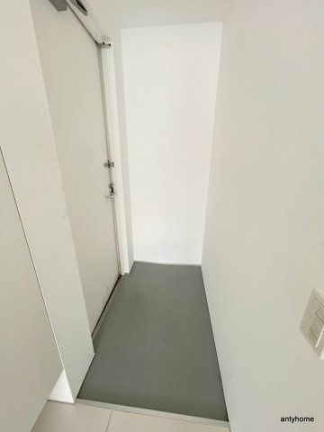 アーバンフラッツ湊町　仲介手数料無料の玄関