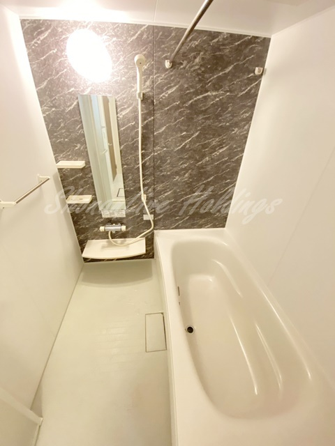 藤沢市円行１丁目のアパートの浴室