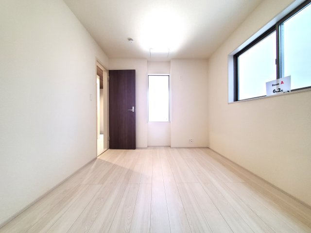 三郷市　鷹野1丁目　新築戸建　全1棟の洋室|施工例です