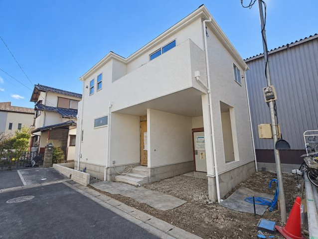 三郷市　鷹野1丁目　新築戸建　全1棟の前面道路含む現地写真|前面道路含む現地写真です
