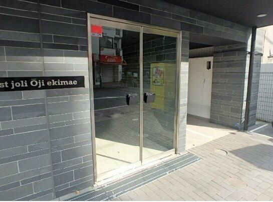 セジョリ王子駅前の玄関