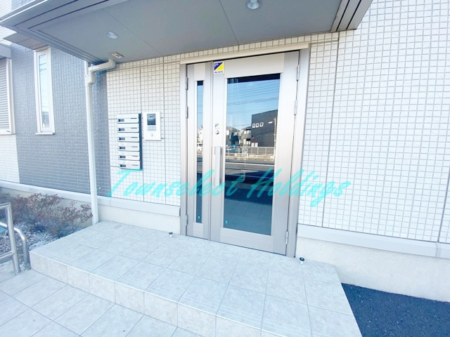 藤沢市辻堂西海岸１丁目のアパートのエントランス