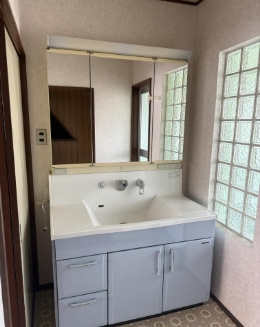 東成区中本1丁目貸店舗付き住居の洗面所