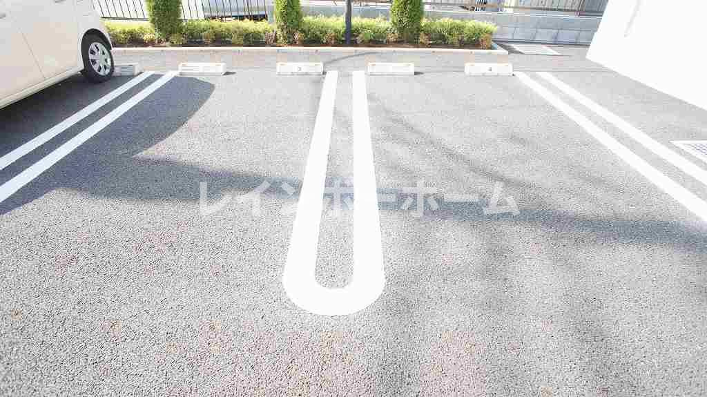 ブルーテルの駐車場