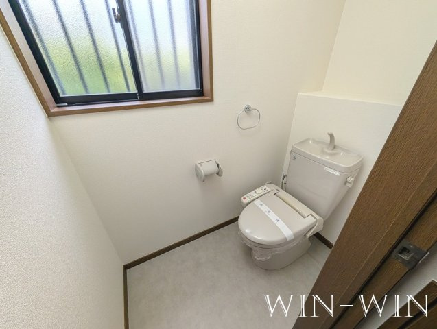 牟呂公文町貸家のトイレ