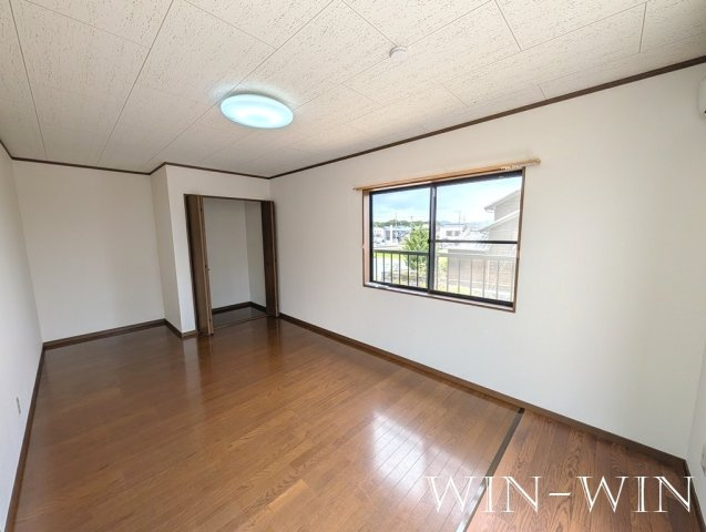 牟呂公文町貸家の寝室