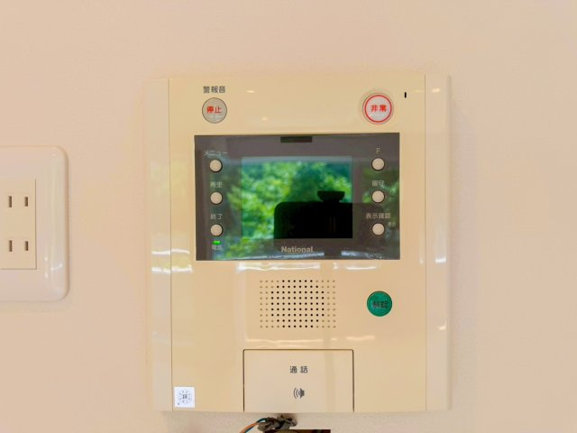 ハイツ東戸塚　2号棟　209号室の防犯設備