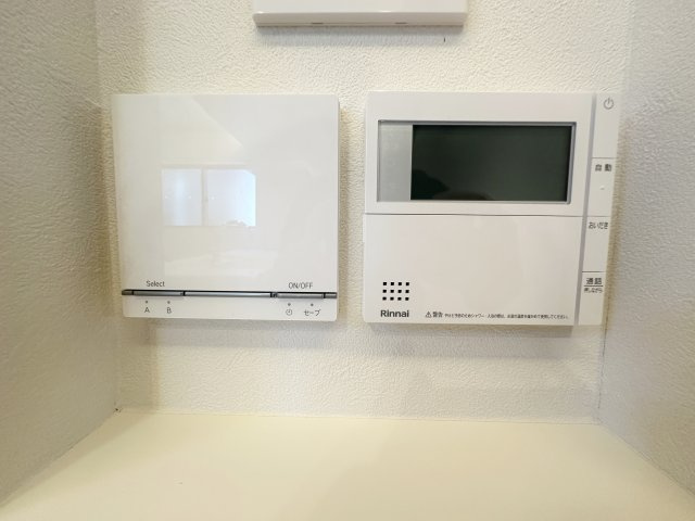 練馬区富士見台1丁目 全3棟 C号棟の居間・リビング|頭寒足熱で理想的に空間を暖める床暖房を装備しています
乾燥やホコリが少なく快適に過ごせます 