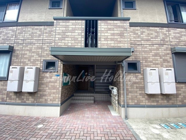 藤沢市羽鳥５丁目のアパートのエントランス