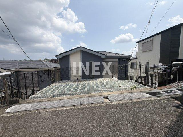 横浜市保土ケ谷区法泉１丁目の一戸建ての駐車場