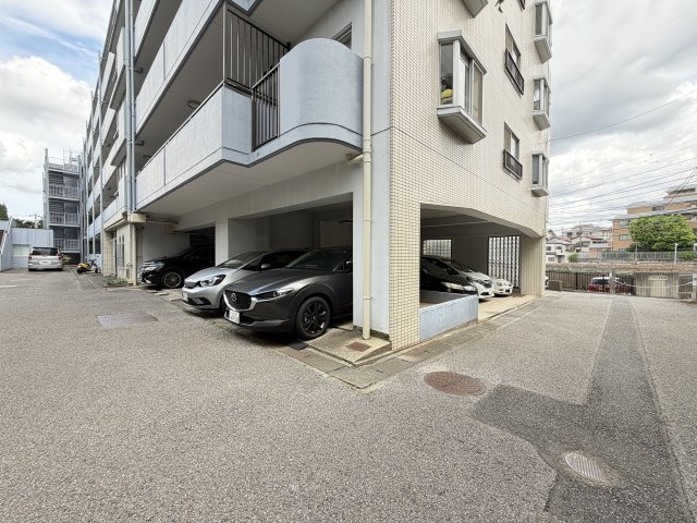 エスポワール北小金の駐車場