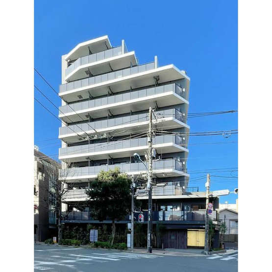 【外観】 | バウスフラッツ高円寺 | 鉄筋コンクリート造のがっちりとした建物。