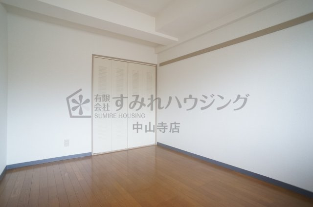 プリメゾン栄美寿の寝室