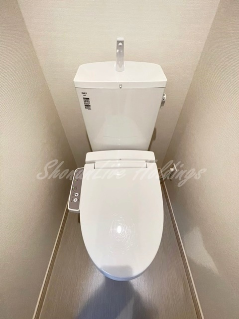 鎌倉市岡本２丁目の賃貸マンションのトイレ