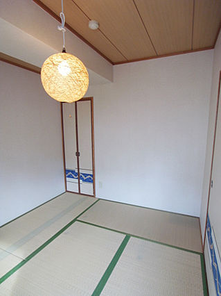 阿部ビルの和室