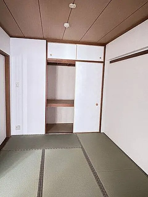 ハイツ本山の居間・リビング