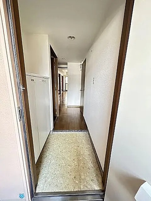 ハイツ本山の玄関