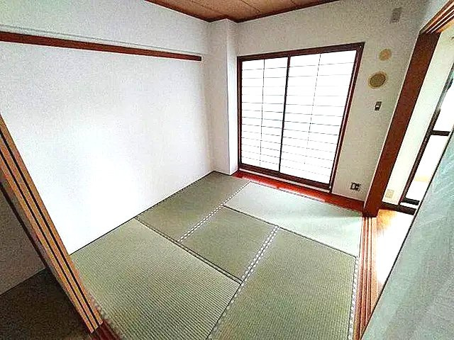 ハイツ本山の居間・リビング