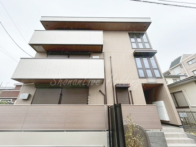 茅ヶ崎市赤松町のアパートの外観