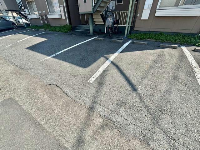エルハイツイイダの駐車場