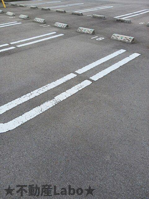 レセーナ沖洲Ｂの駐車場