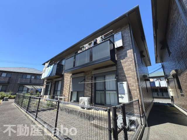 プラザシャルムB棟 の駐車場