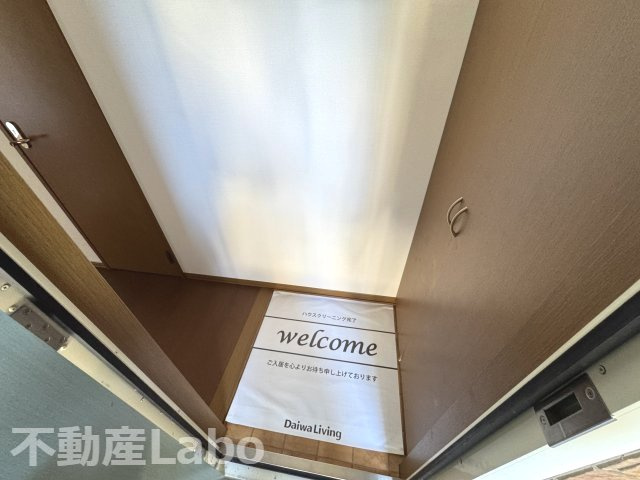 プラザシャルムB棟 の玄関