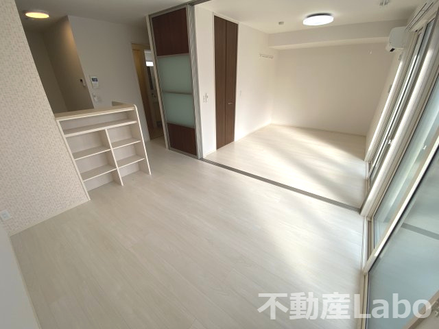 リーリエ中吉野の洋室