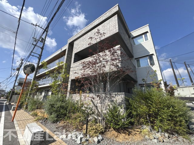 プレミアスの外観
