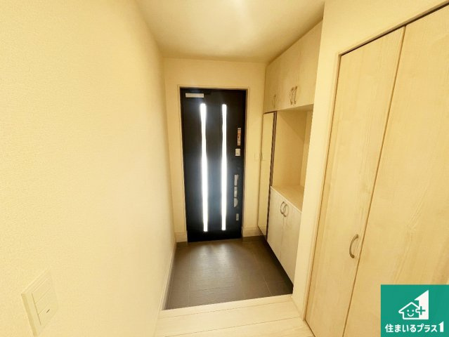 加古川市野口町坂元　新築一戸建ての玄関|シューズボックスにはたくさんの靴が収納できるので玄関周りはいつもスッキリ！ご家族が増えても安心！