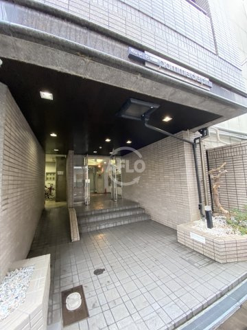 ポム・ド・パン松屋町のエントランス|ポム・ド・パン松屋町　エントランス